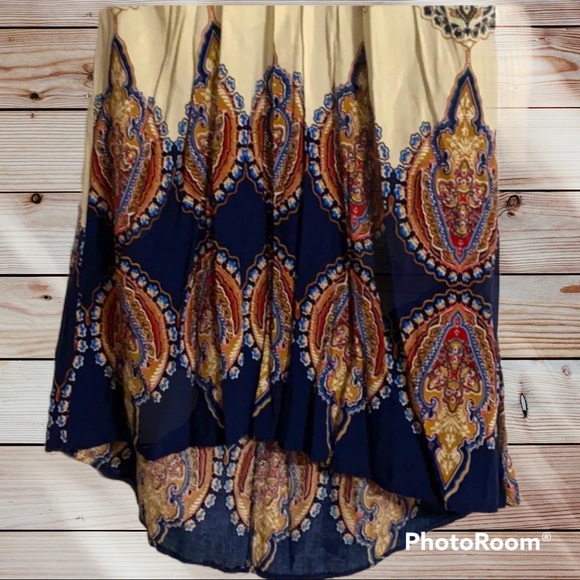 Women’s dress - Picture 4 of 6